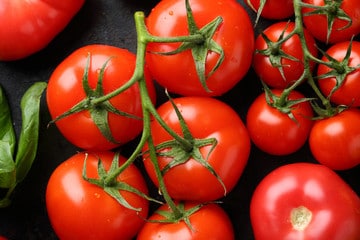 Health benefits of eating fresh tomatoes 