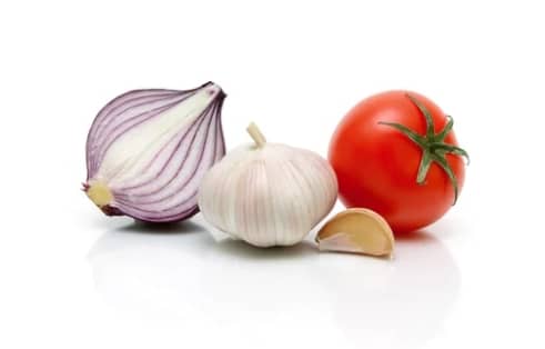 Health Benefits of Eating Raw Tomatoes and Onions
